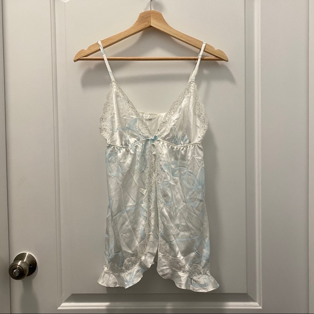 Victoria’s Secret Chemise - Picture 2 of 3